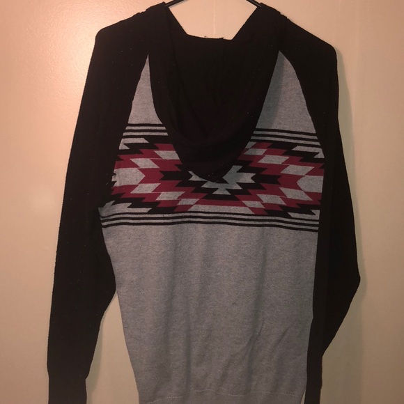 sweater hoodie with aztec design - Picture 3 of 3